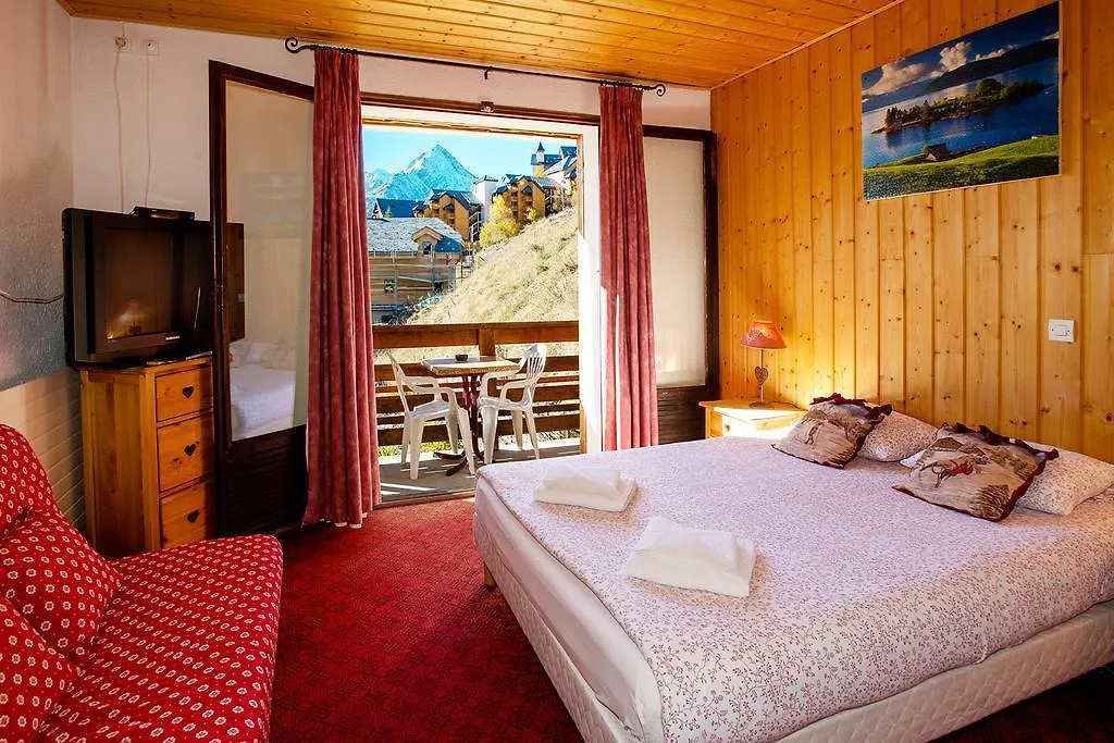 Hotel Le Cairn Les Deux Alpes 2*,  France